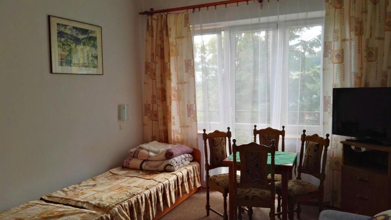 Domy Wczasowe Tryumfy Acomodação com café da manhã Krynica Zdroj Exterior foto