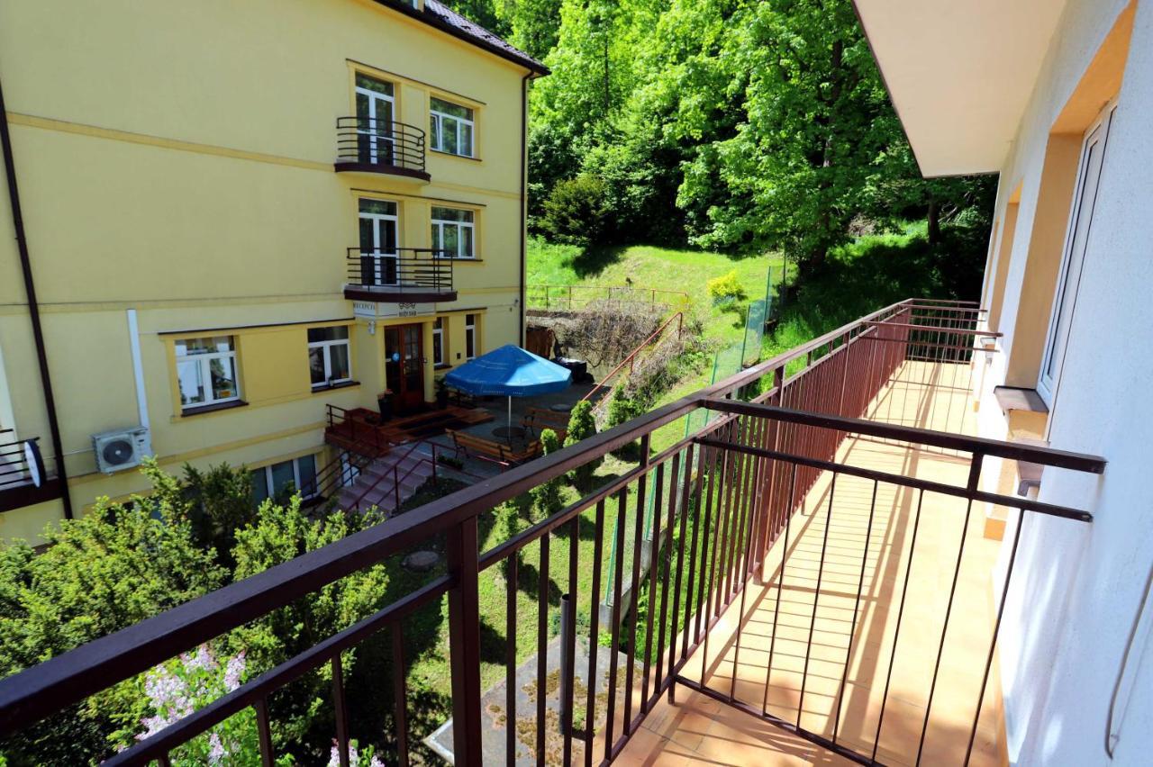 Domy Wczasowe Tryumfy Acomodação com café da manhã Krynica Zdroj Exterior foto