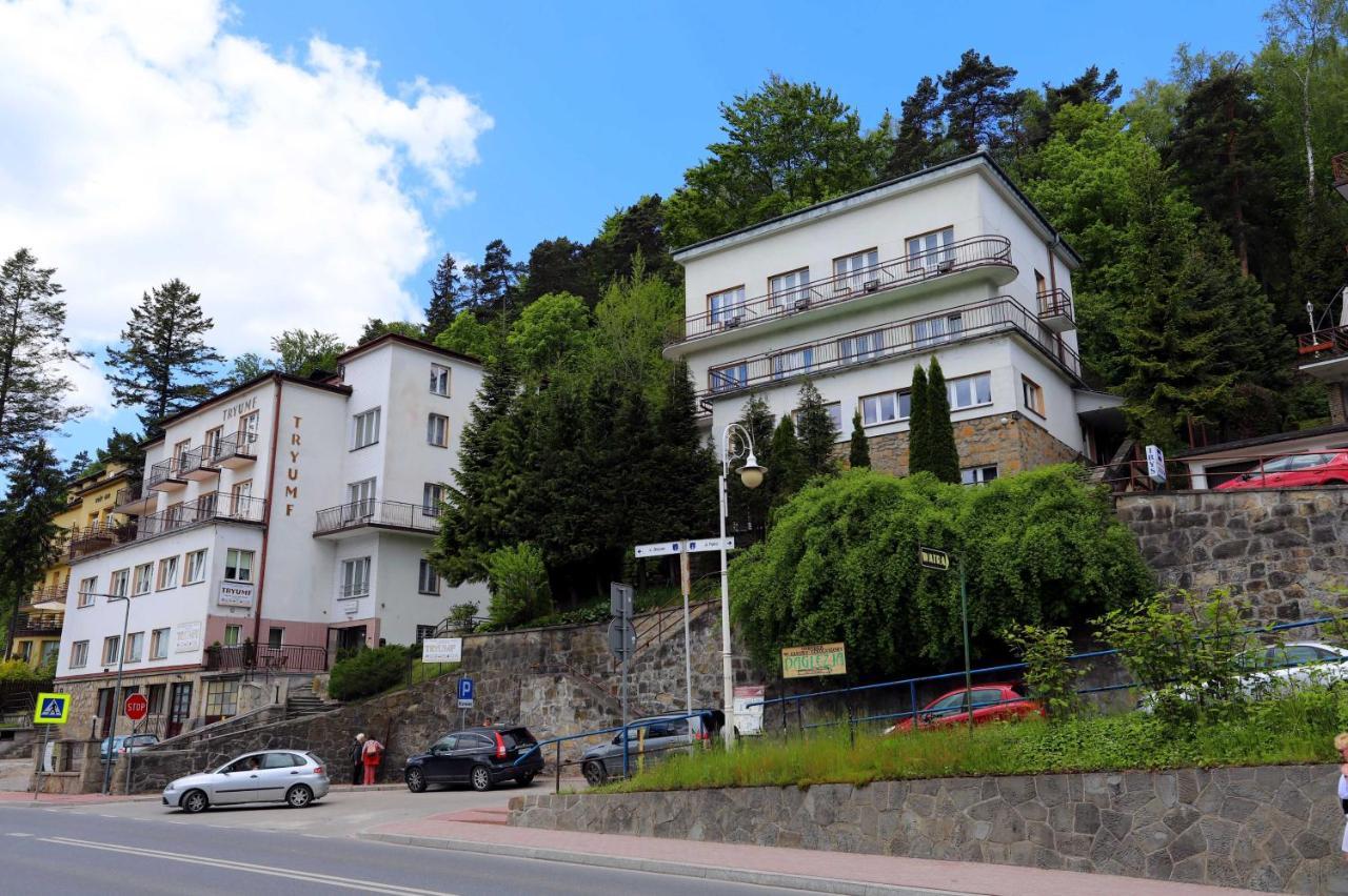 Domy Wczasowe Tryumfy Acomodação com café da manhã Krynica Zdroj Exterior foto