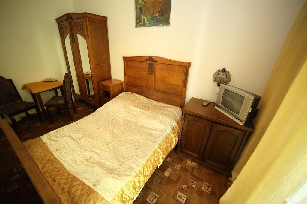 Domy Wczasowe Tryumfy Acomodação com café da manhã Krynica Zdroj Quarto foto