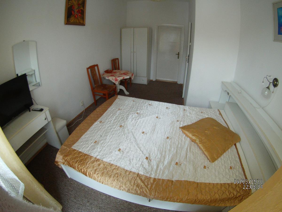 Domy Wczasowe Tryumfy Acomodação com café da manhã Krynica Zdroj Exterior foto